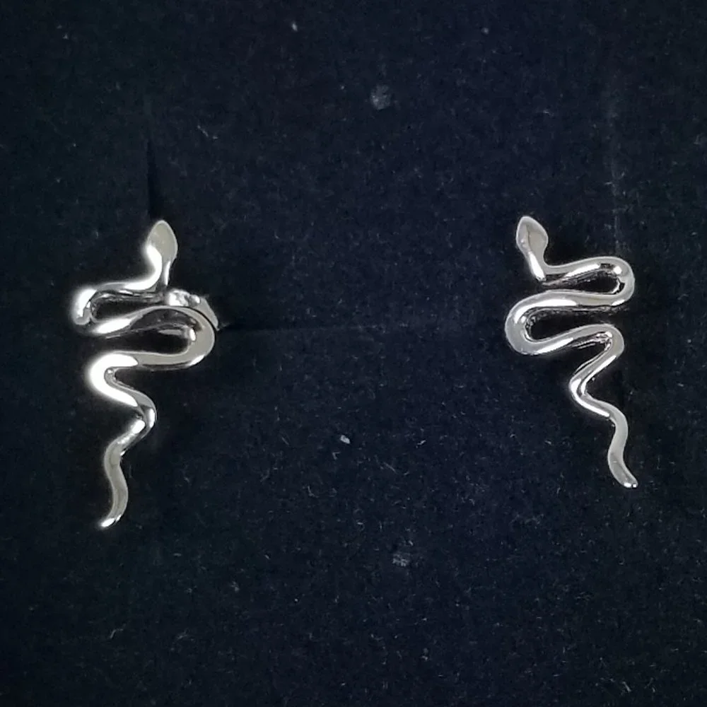 Silver snake earrings 925 Sterling Silver studs - Picture 2 of 5